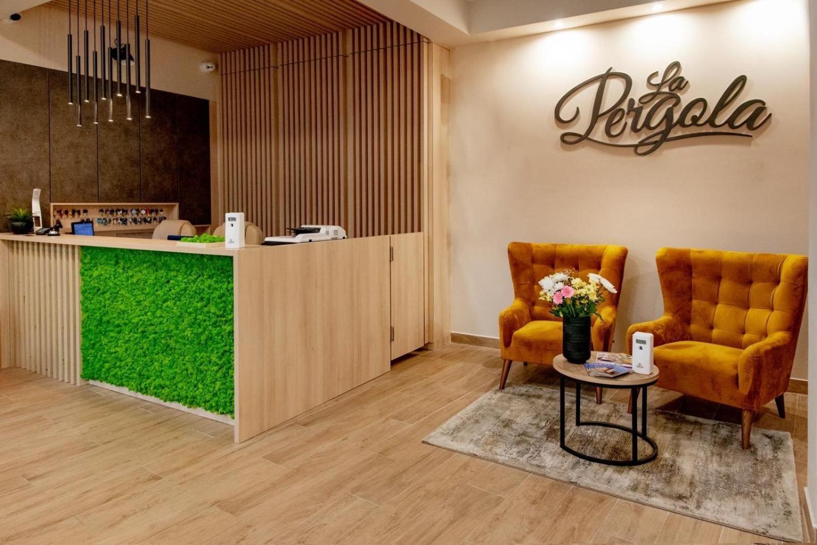 Hotel La Pergola&Prestige Panzió Kaposvár Esterno foto